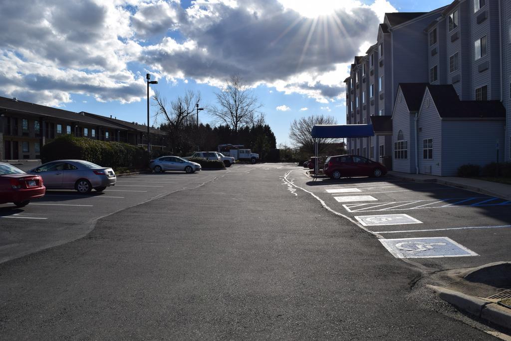 Microtel Inn & Suites By Wyndham Rock Hill/Charlotte Area Exterior photo